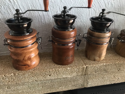 Kaffeemühle v.li n. re 
Kirsche Birne Eiche